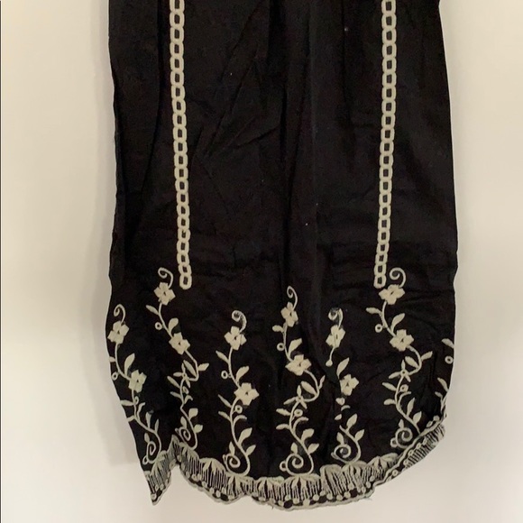 Brand new dress - Picture 4 of 4